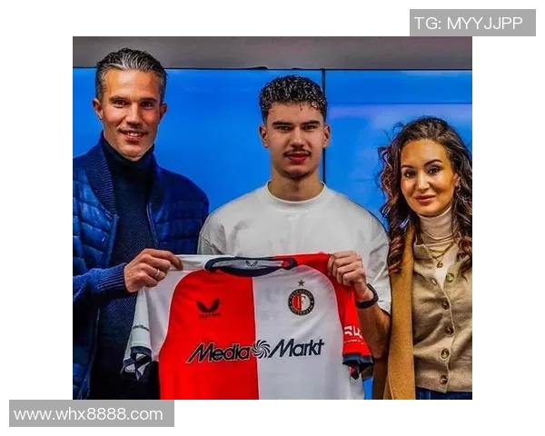 范佩西率队遭绝杀后卫失误引发怒火欧联杯六轮战绩惨淡